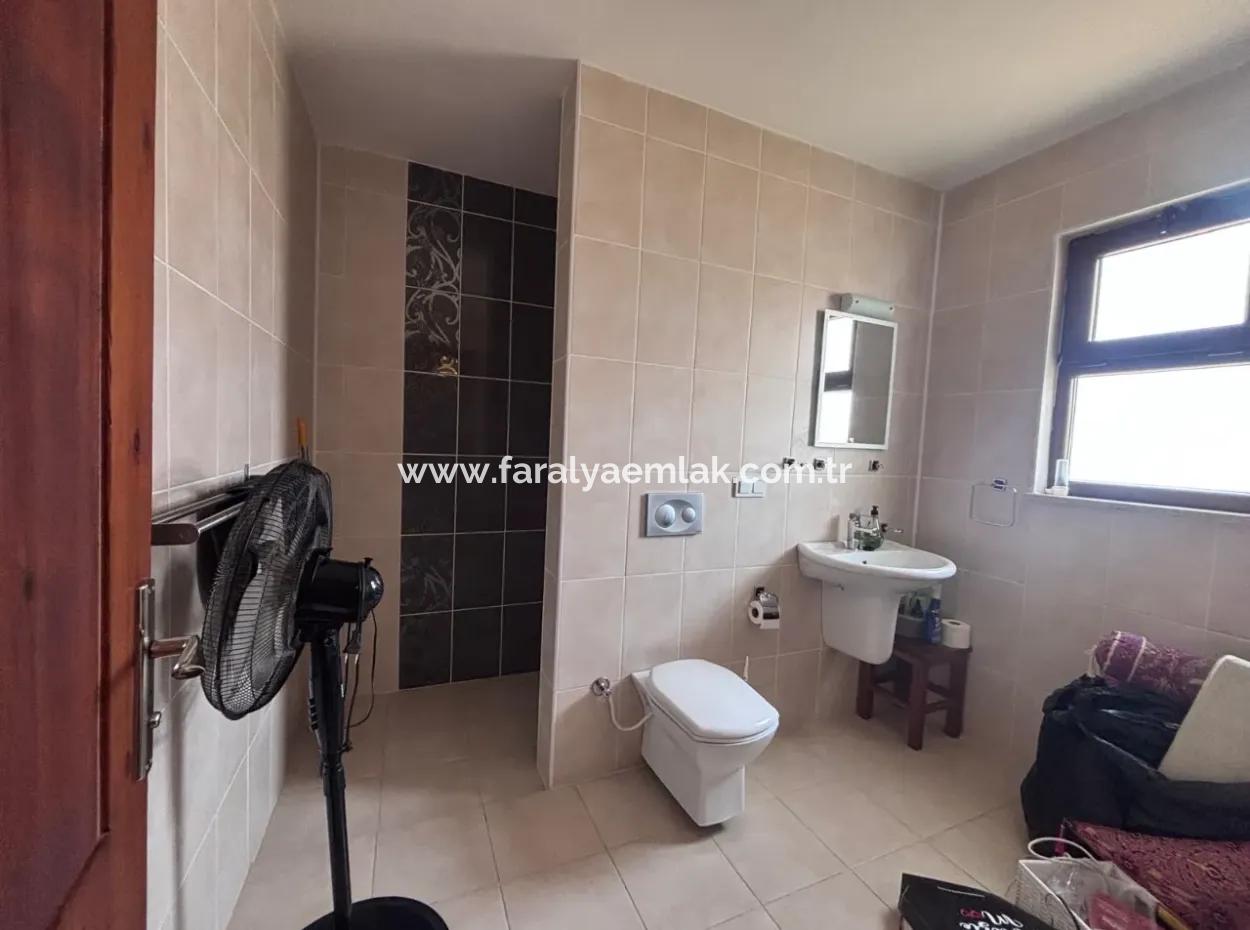 Dalyan Maraş'da Köşebaşında 980M2 Arsa İçin'de 5+1 Satılık Villa