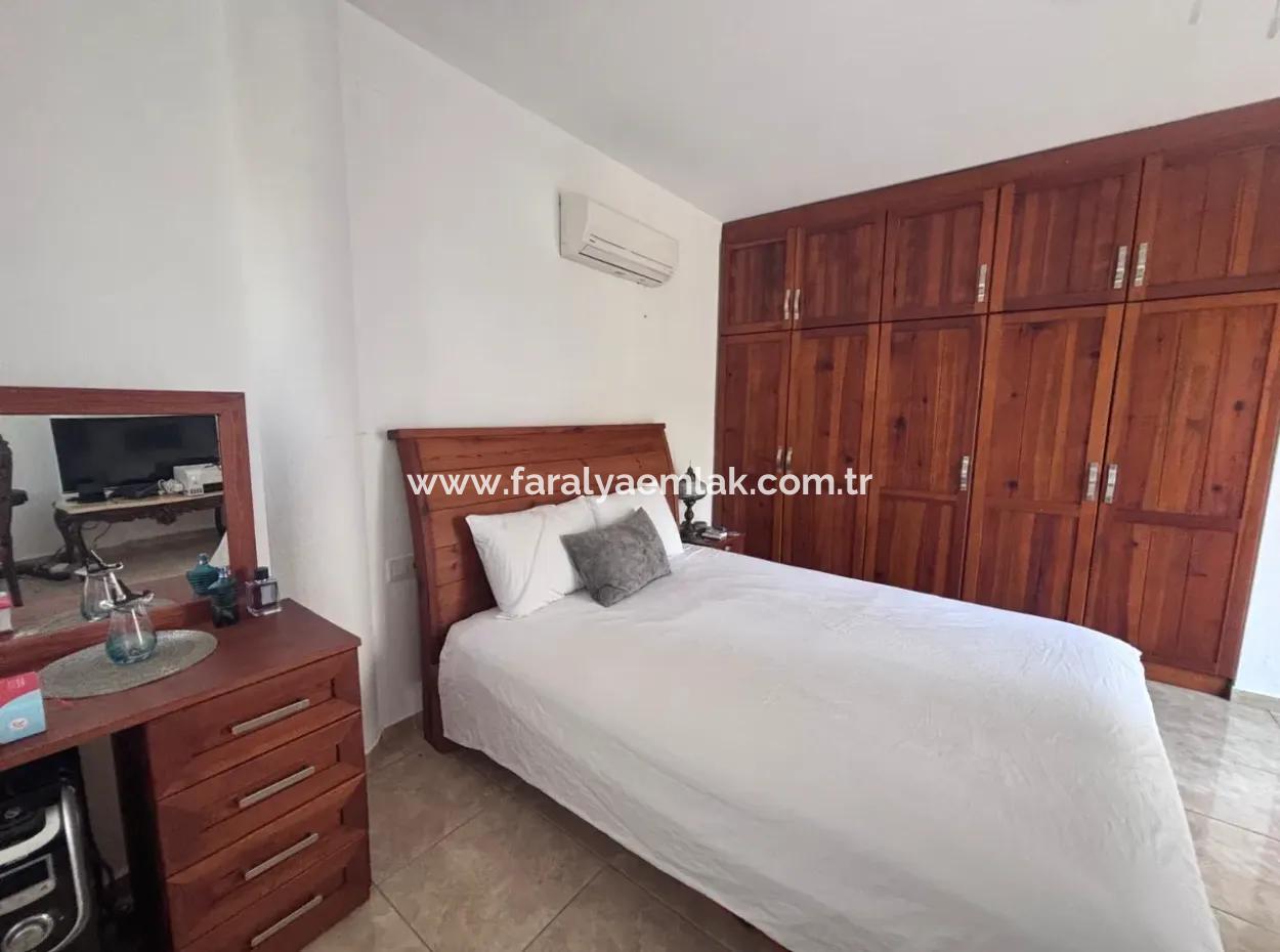 Dalyan Maraş'da Köşebaşında 980M2 Arsa İçin'de 5+1 Satılık Villa