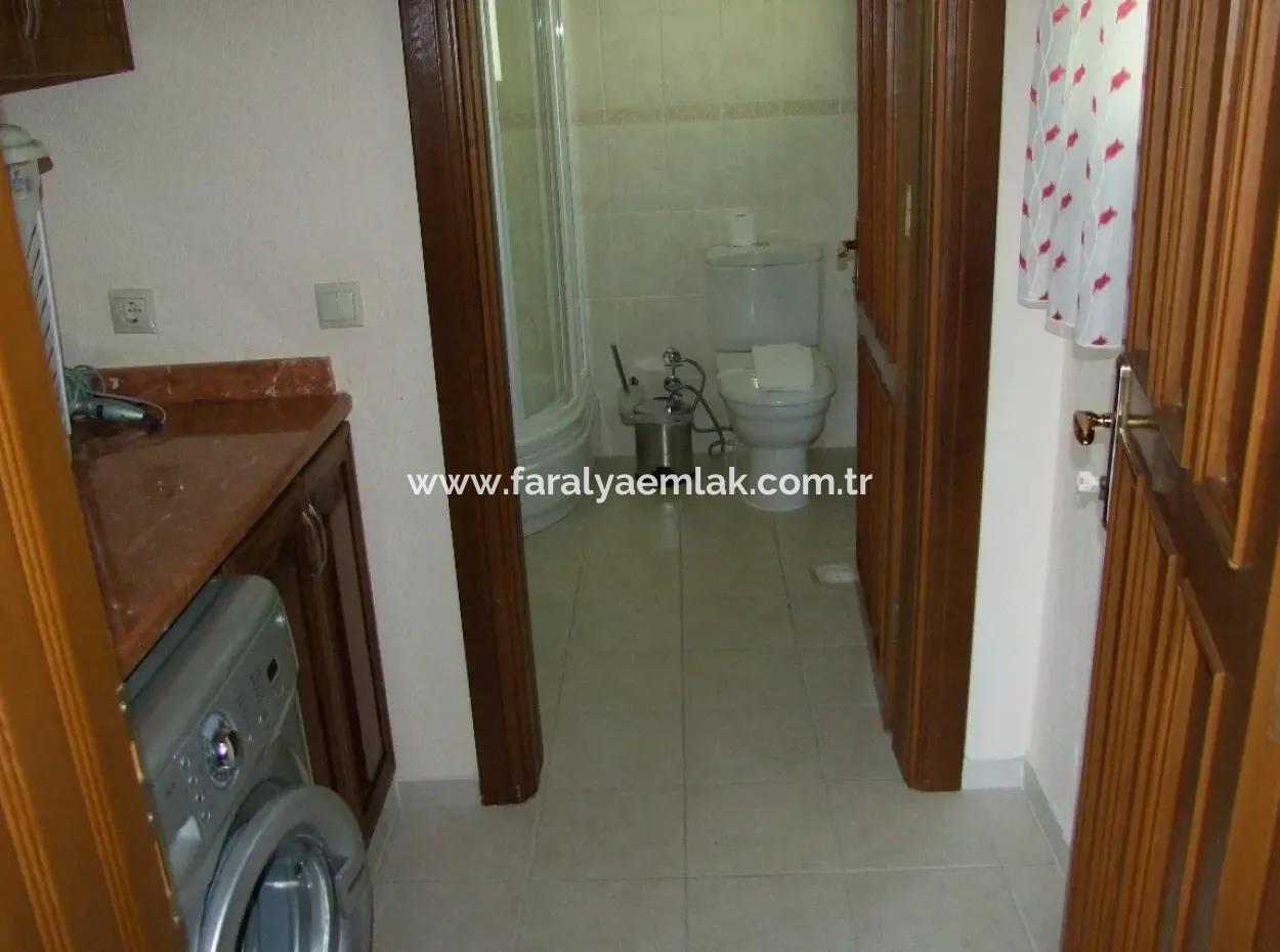 Dalyan'da Deniz Ve Kanal Göl Kral Mezarları Doğa Manzaralı Maraşda Satılık Lüks Villa