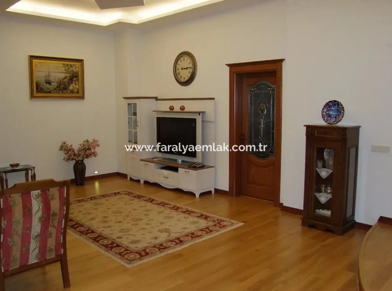 Ulada Satılık Lüks Villa Ulada 1078M2 Arsa İçinde Özel Yapılmış Satılık 4+1 Villa