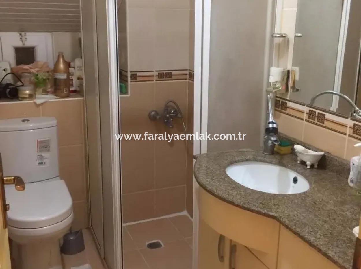 Alanya Telatiye Mahallesi Konaklı Mevkiinde Denize Yakın Köşebaşı 338M2 Arsa İçerisinde Satılık Villa