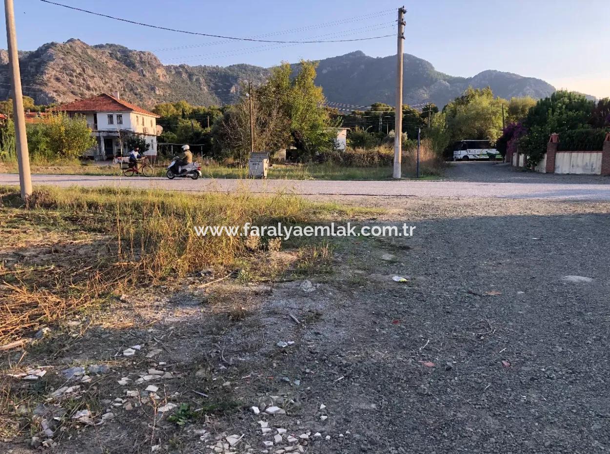 Dalyan'da 700M2 Köşebaşı Satılık Arsa