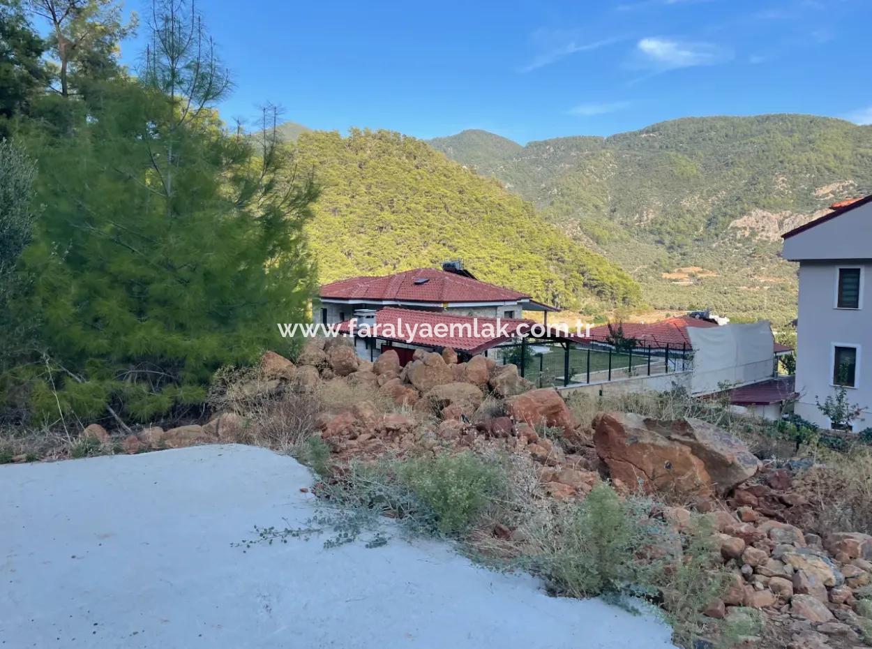 Ekincik'de Deniz Manzaralı 420M2 İmarlı Satılık Arsa