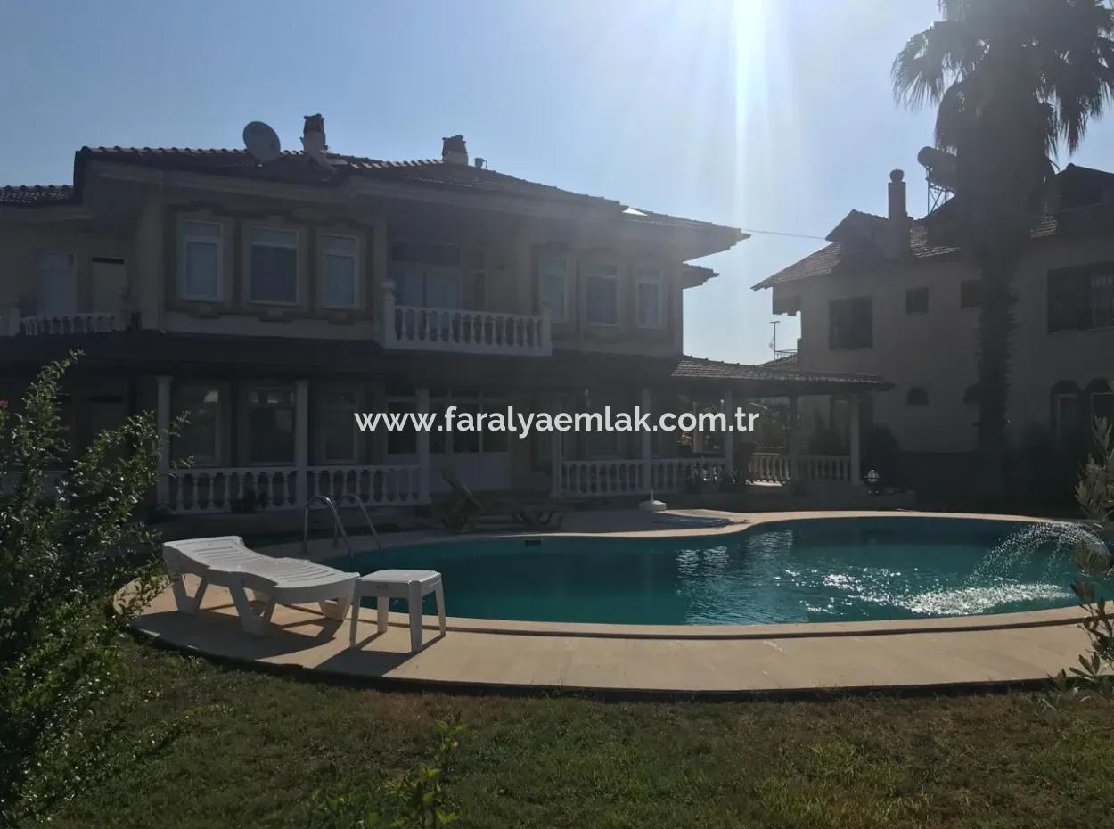 Dalyan'da 1000M2 Arsa İçin'de 4+1 Satılık Villa