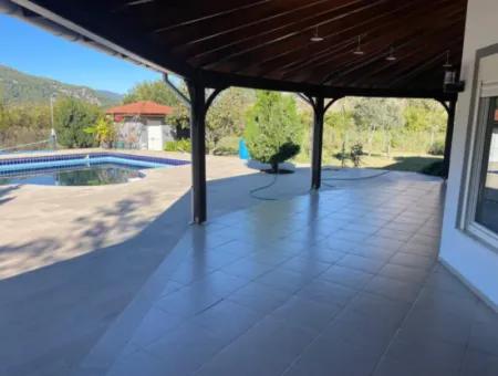 Dalyan Gülpınar'da 6000M2 Arsa İçerisinde 4+2 Satılık Villa