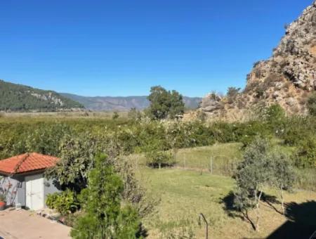 Dalyan Gülpınar'da 6000M2 Arsa İçerisinde 4+2 Satılık Villa