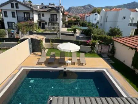 Dalyan'da Gülpınar'da Satılık 4+1 Villa
