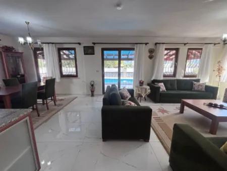 Dalyan Merkezde 301M2 Arsa İçerisinde 5+1 Satılık Villa