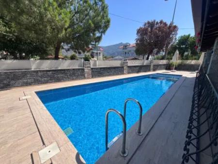Dalyan Merkezde 301M2 Arsa İçerisinde 5+1 Satılık Villa